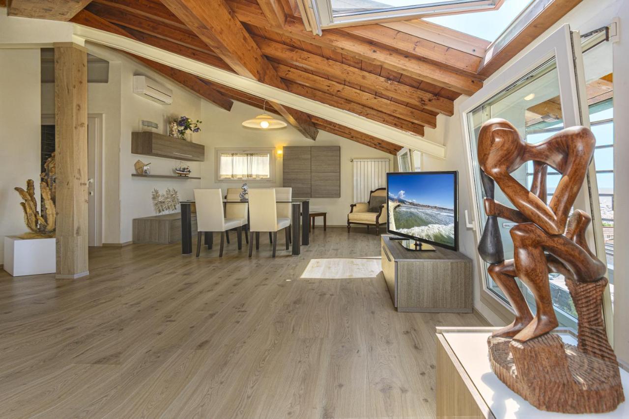 Two-Bedroom Apartment with Sea View,1018321372:JPEG