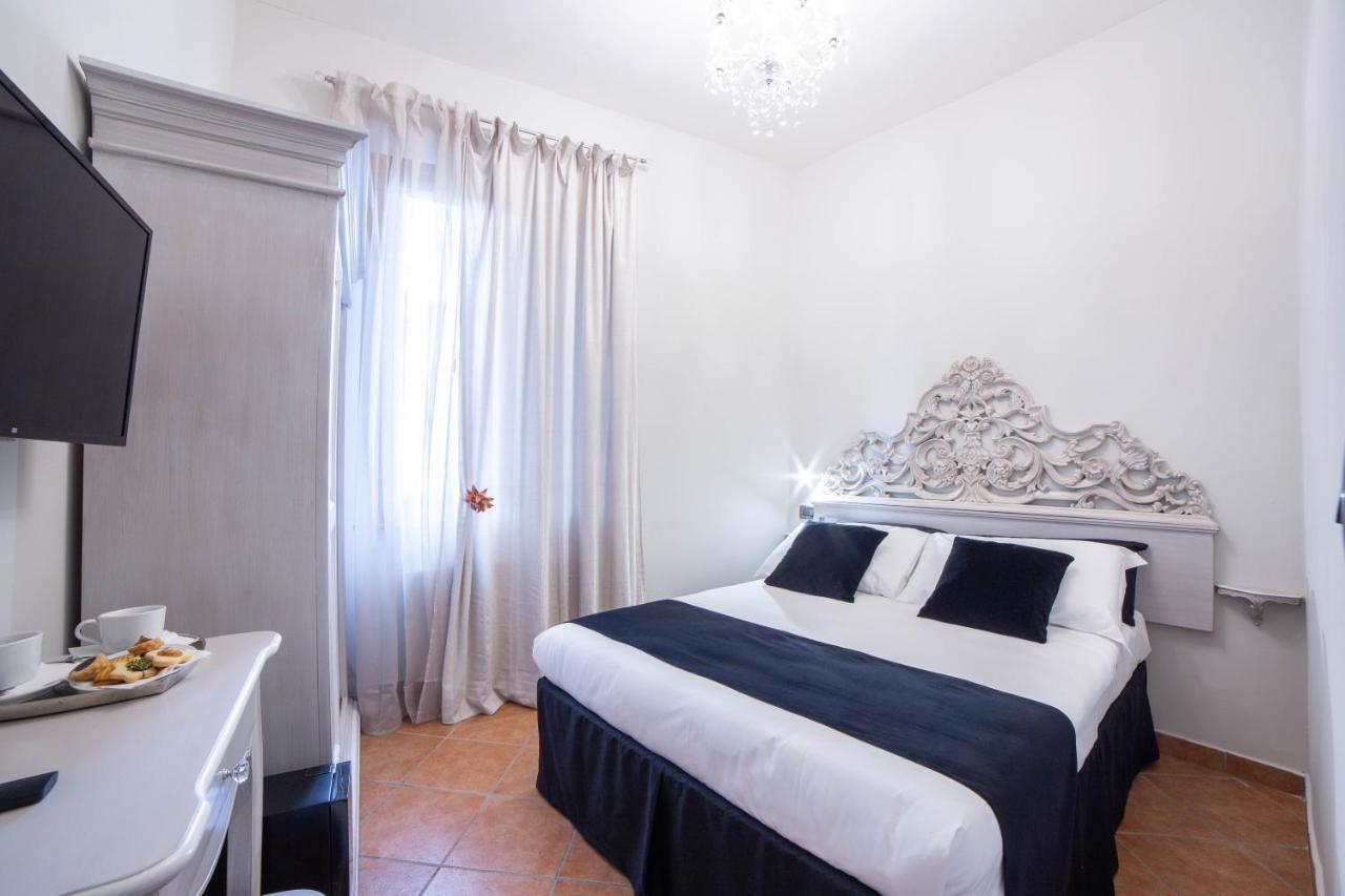 Double Room Private External Bathroom