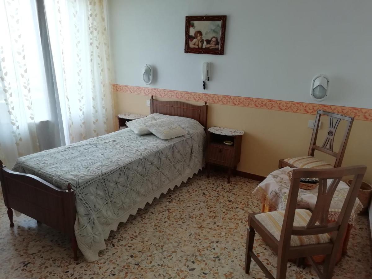 Single Room Private Bathroom