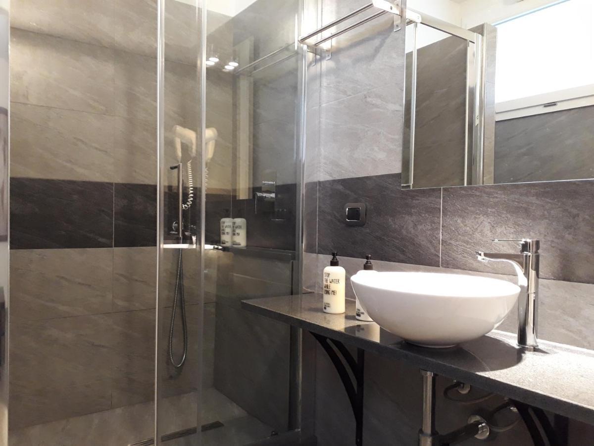 Double or Twin Room Private Bathroom