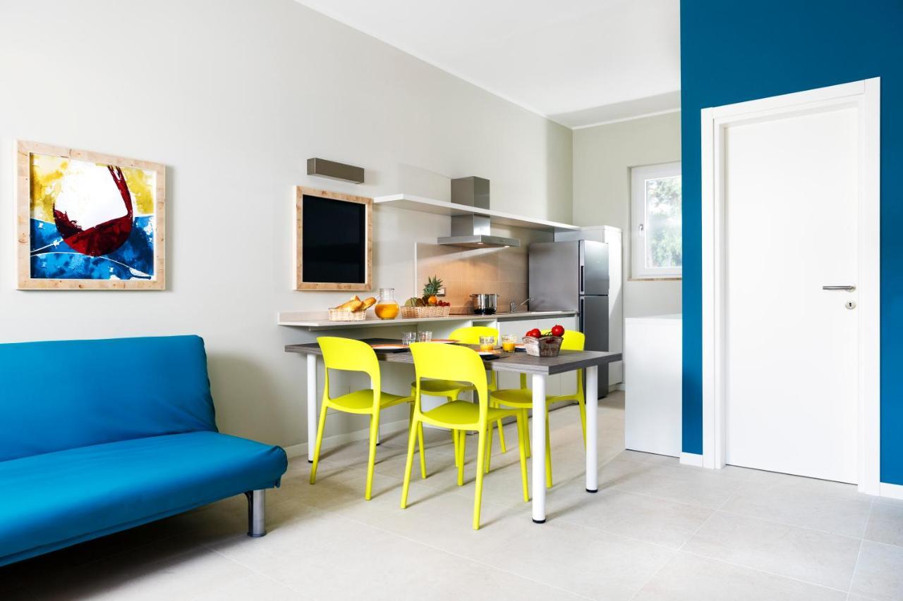 One-Bedroom Apartment,749302067:JPEG