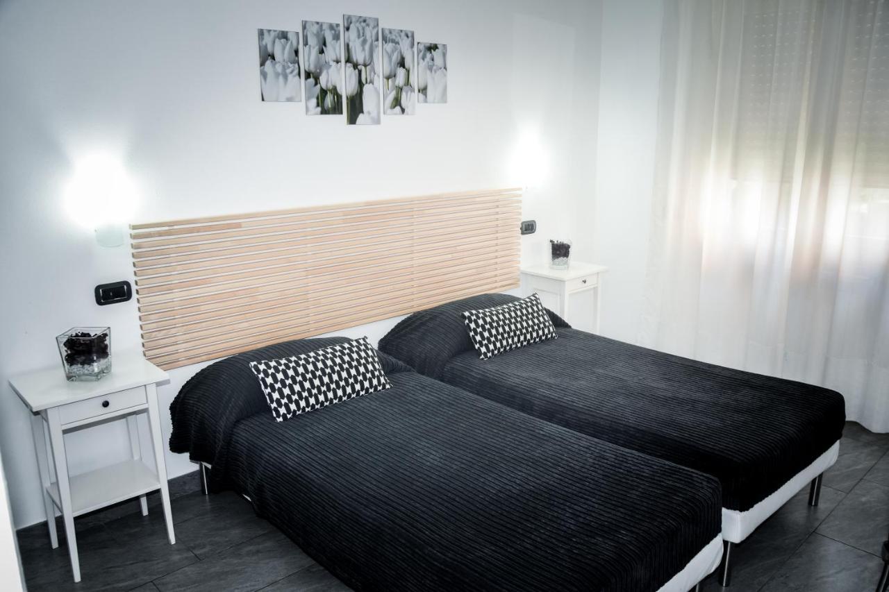 Double or Twin Room Private Bathroom