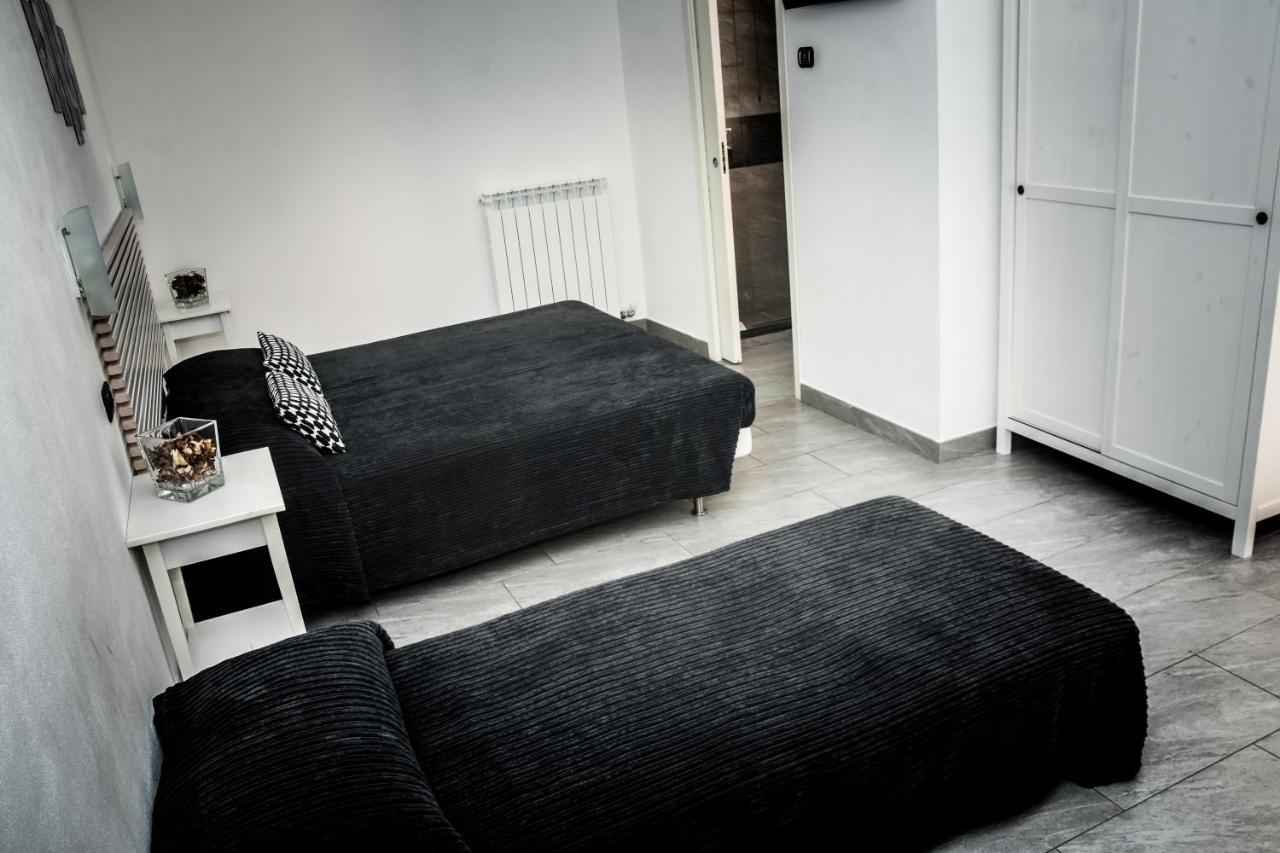 Double or Twin Room Private Bathroom