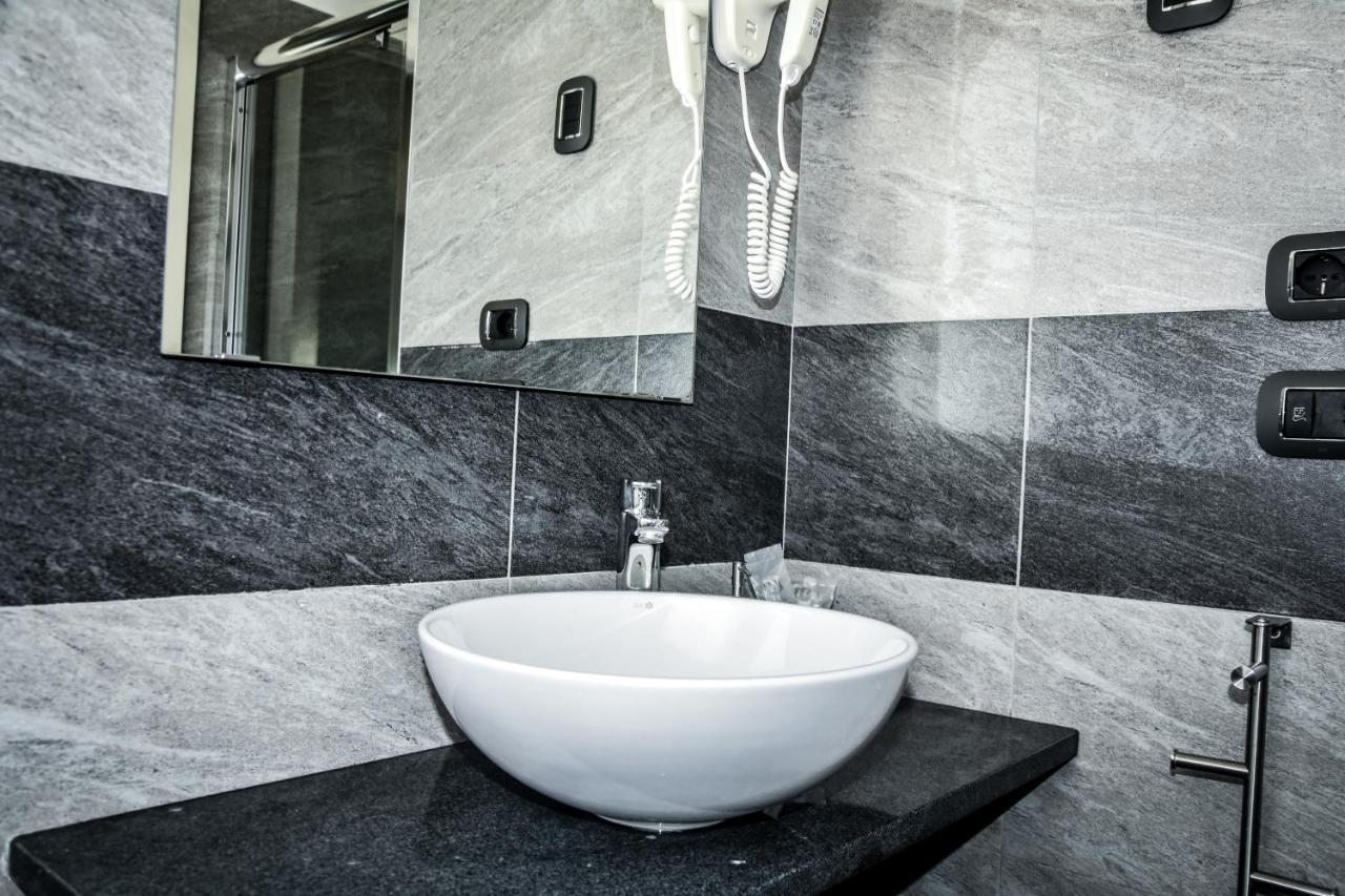 Double or Twin Room Private Bathroom