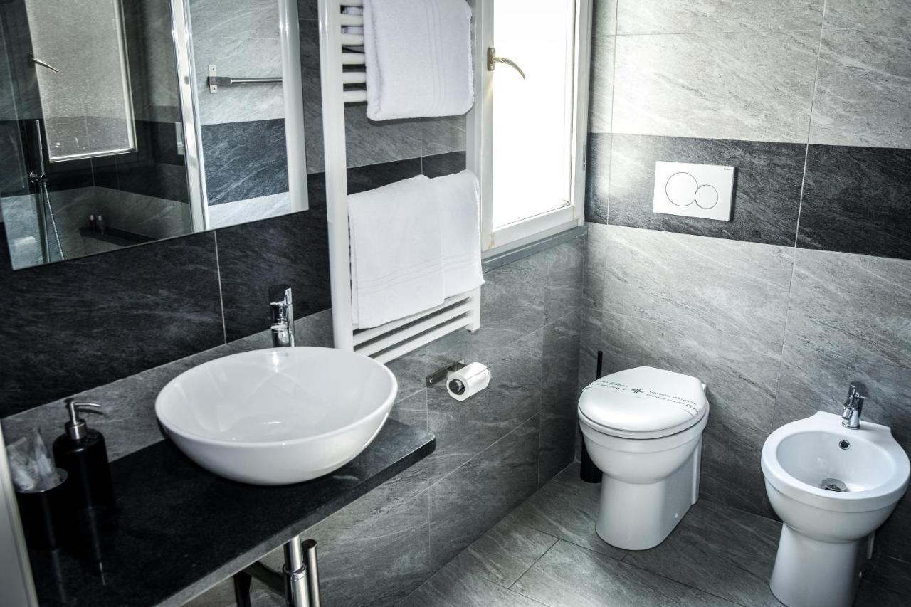 Double or Twin Room Private Bathroom
