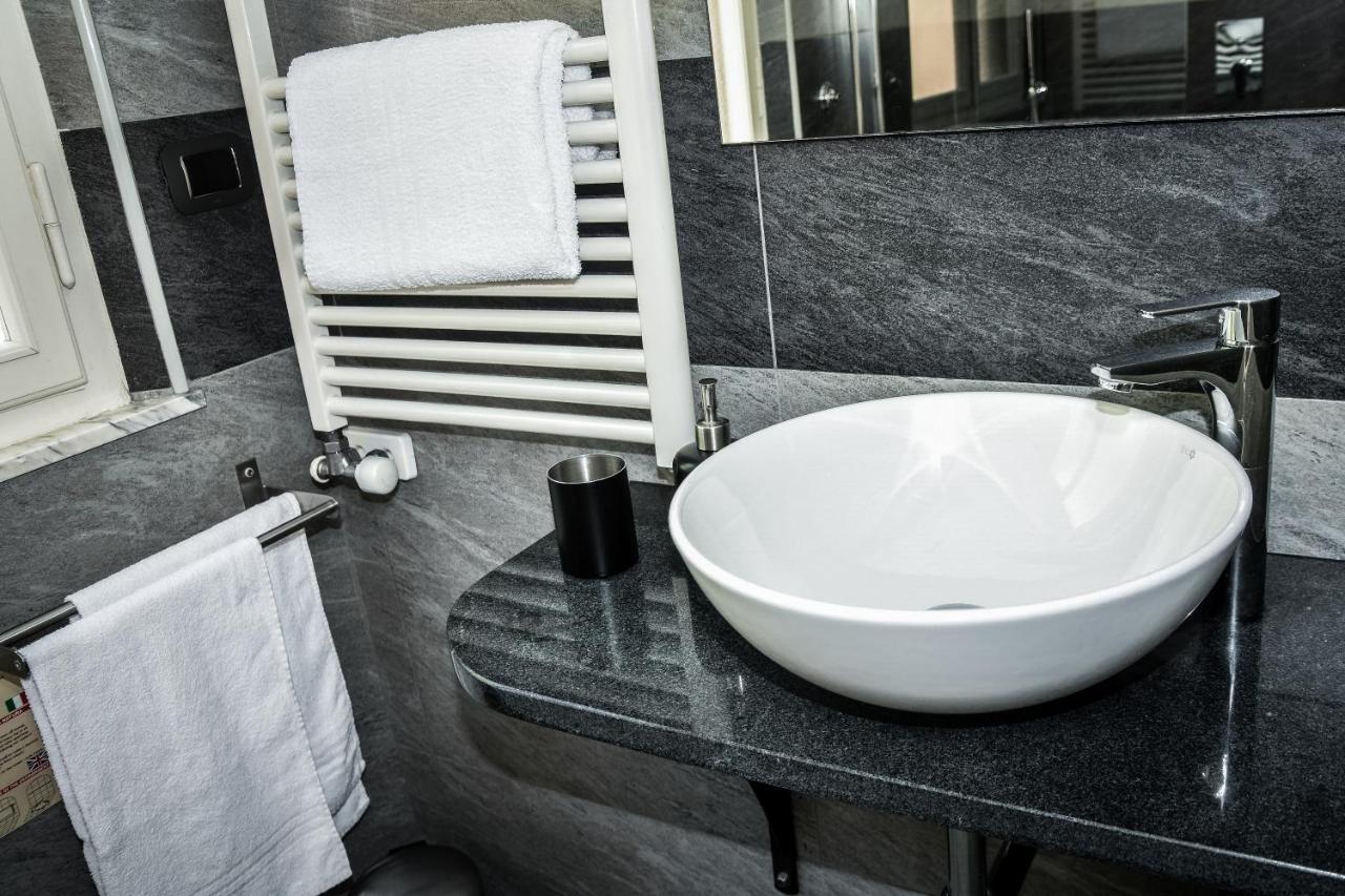 Double or Twin Room Private Bathroom