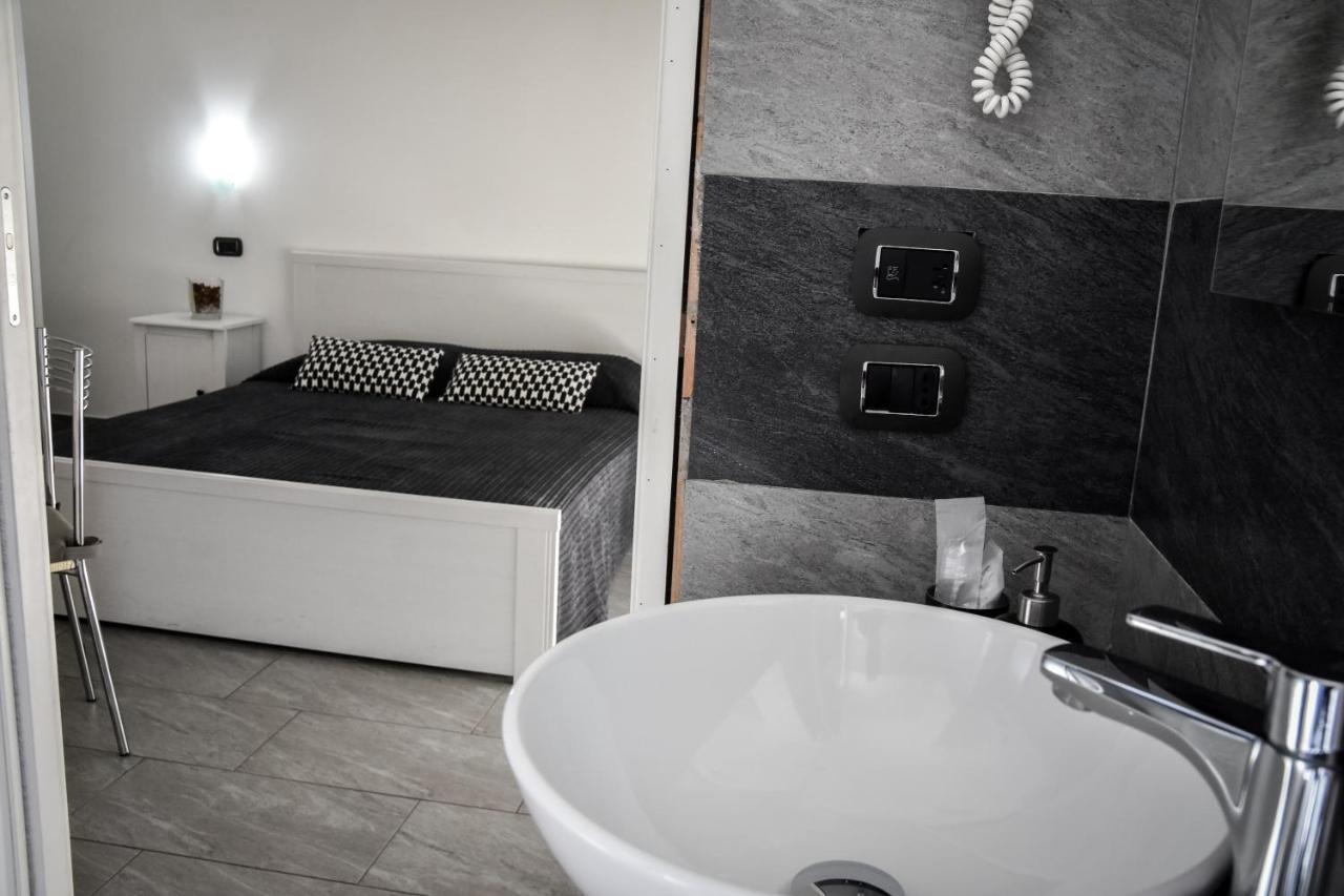 Queen Room Private Bathroom