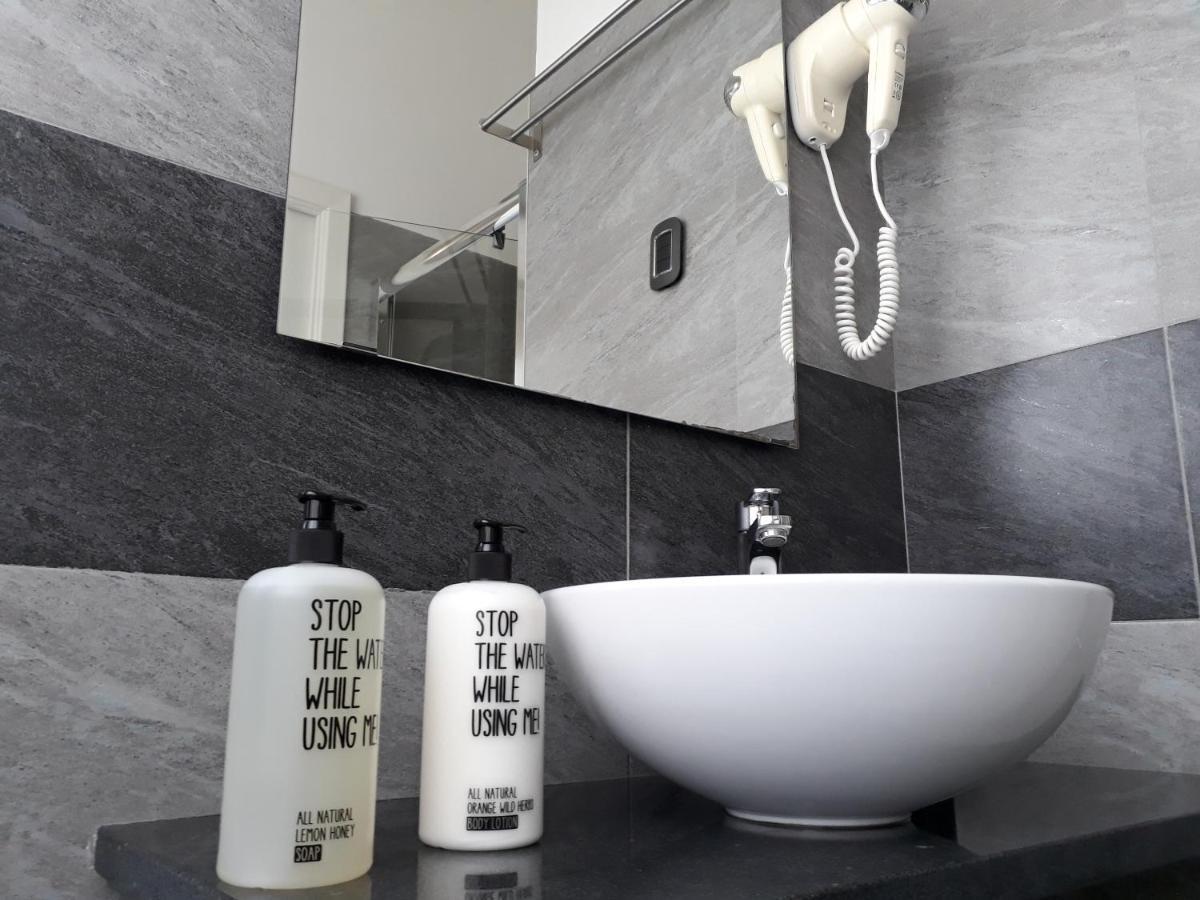 Double or Twin Room Private Bathroom