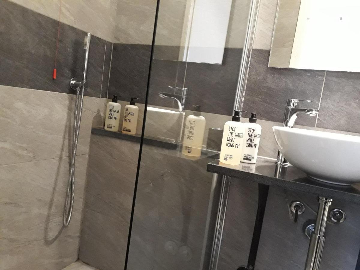 Double or Twin Room Private Bathroom