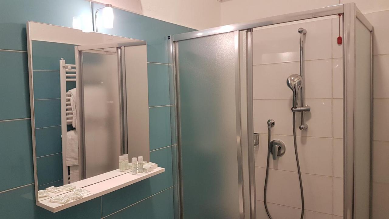 Single Room,1093074888:JPEG