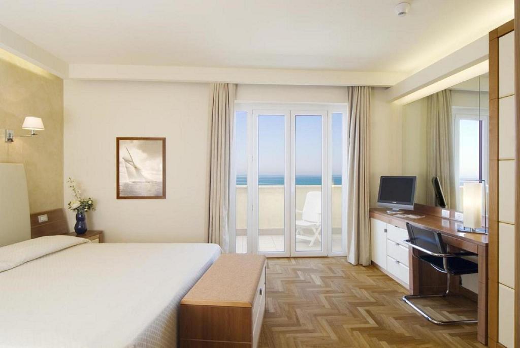 Deluxe Double Room Balcony Partial Sea View,110274726:JPEG