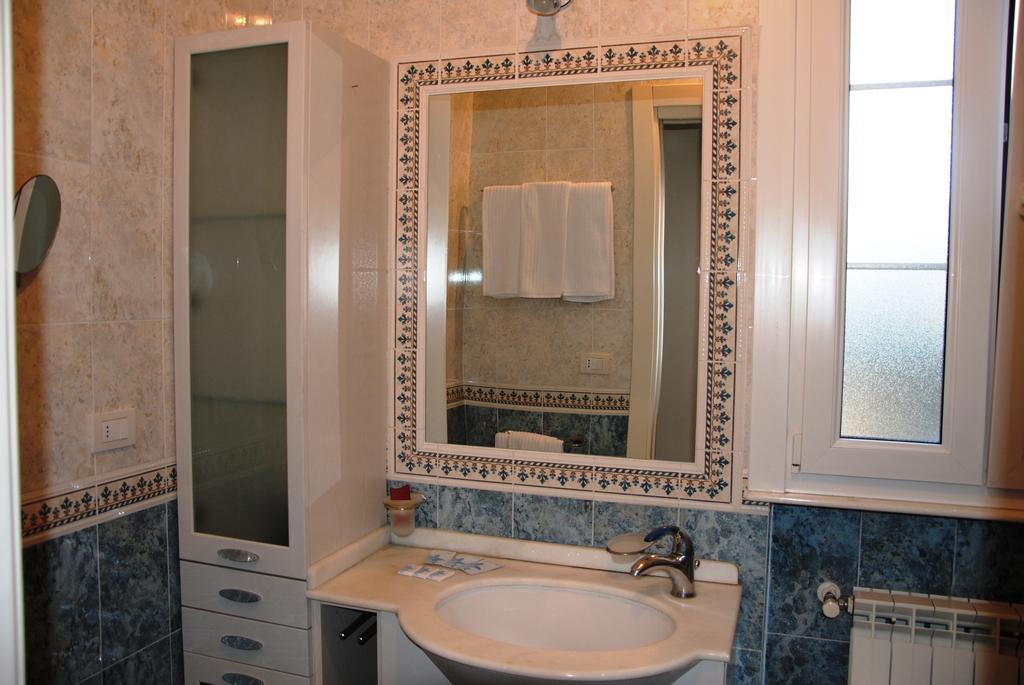 Standard Apartment,705323386:JPEG