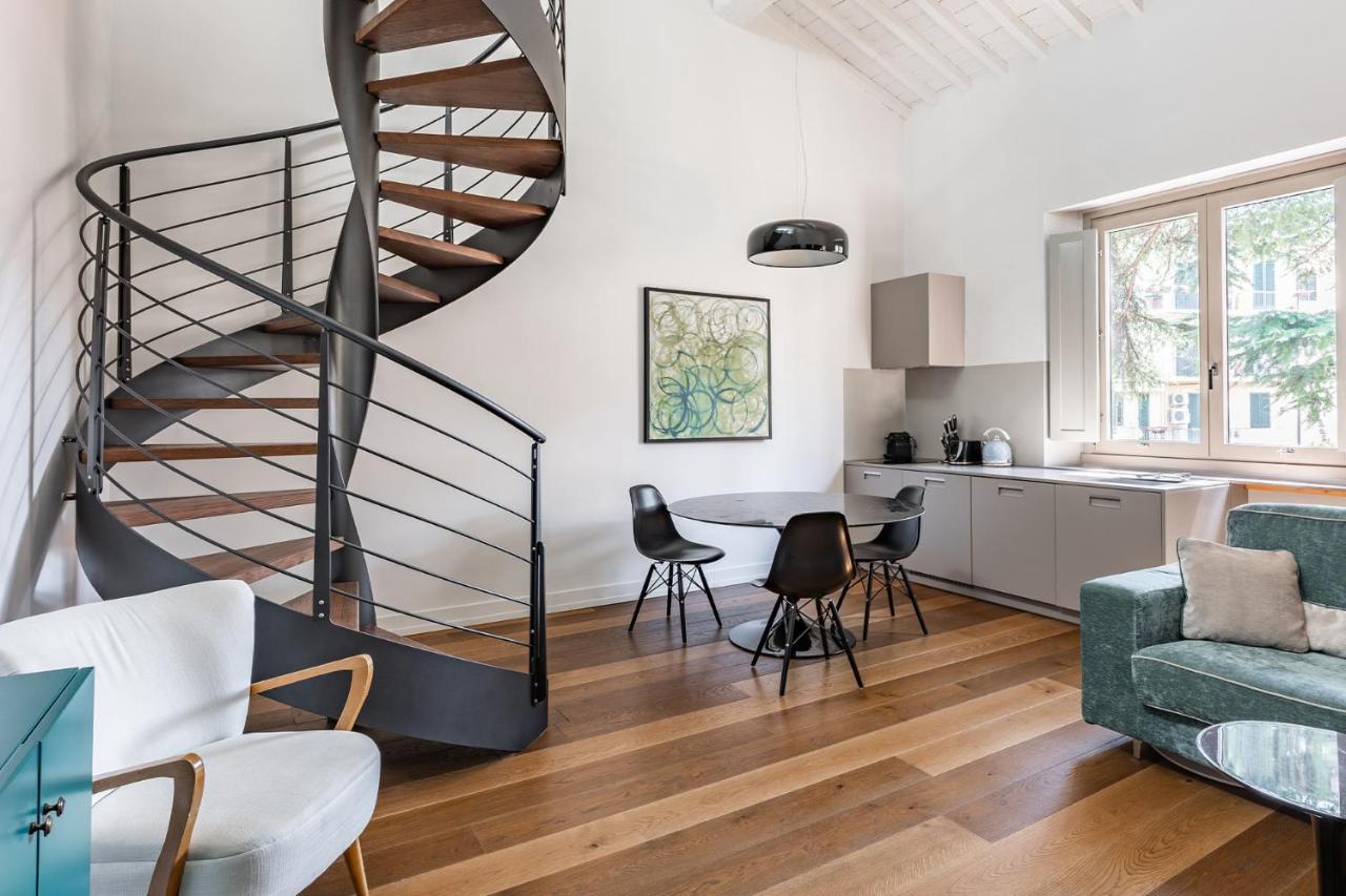 Large 2 Bedroom Apartment Duplex