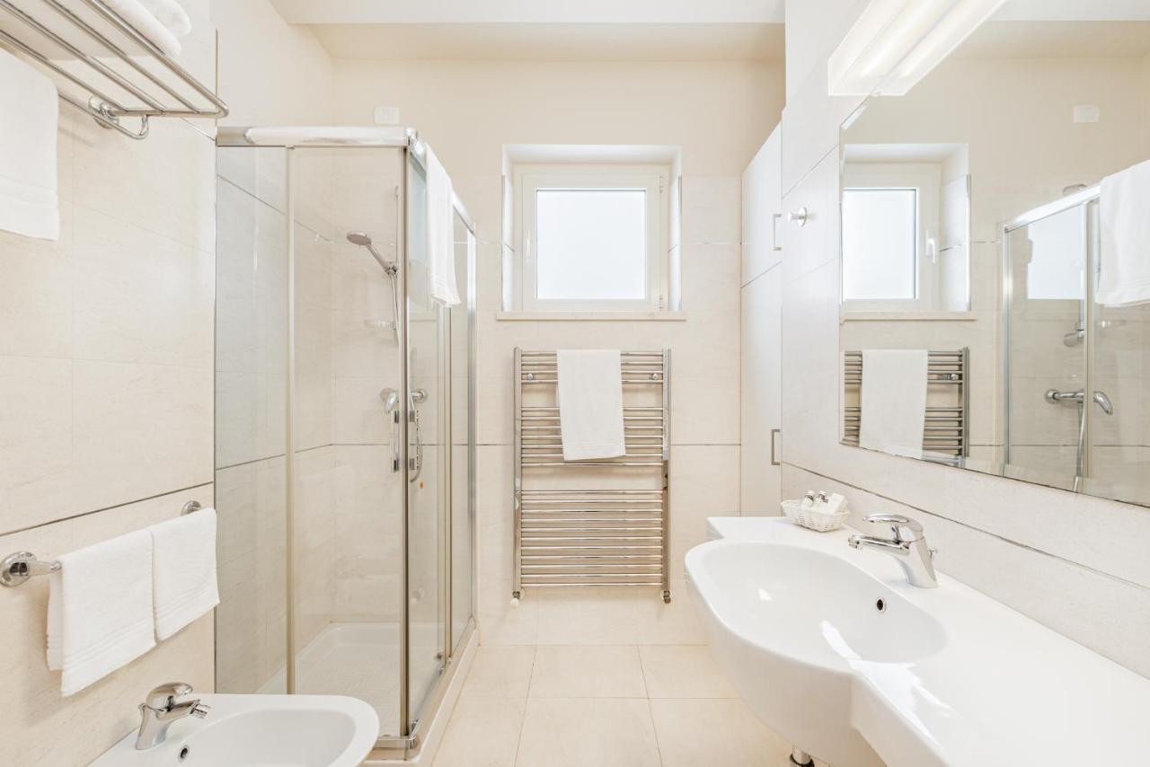 Standard Studio,1185683713:JPEG