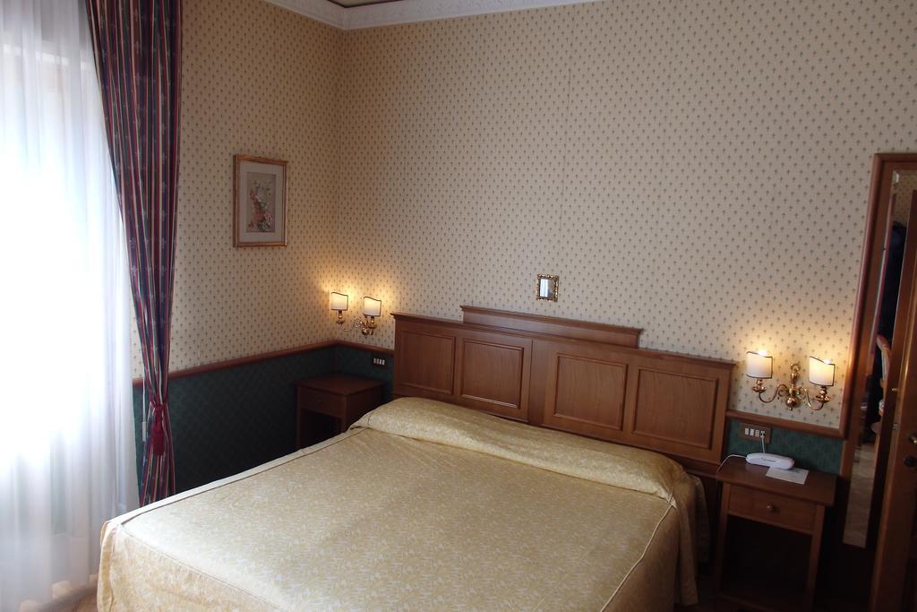 Double or Twin Room,118970896:JPEG