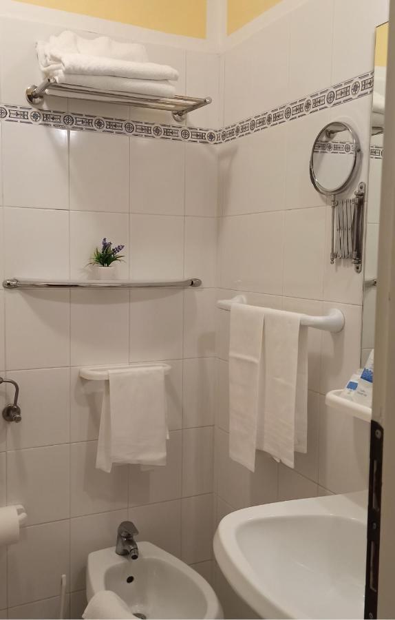 Quadruple Room,1433351104:JPEG
