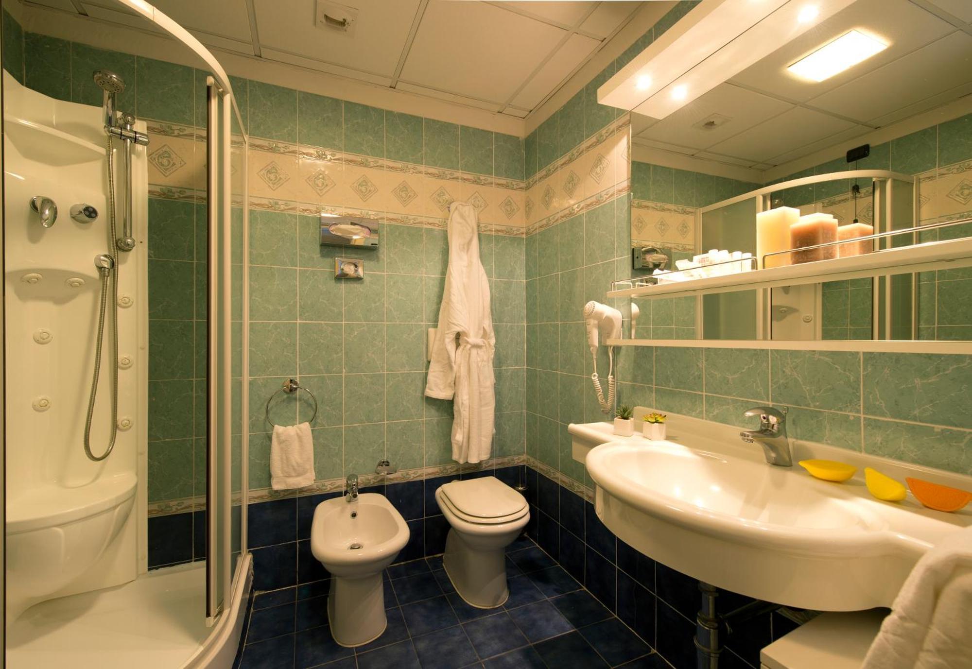 Double or Twin Room,1028386132:JPEG
