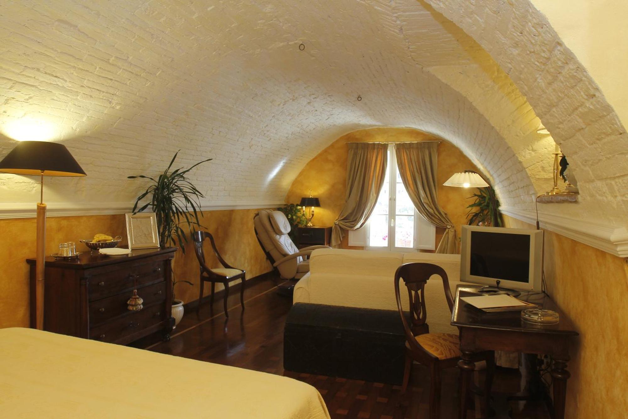 Superior Double Room,1580292785:JPEG