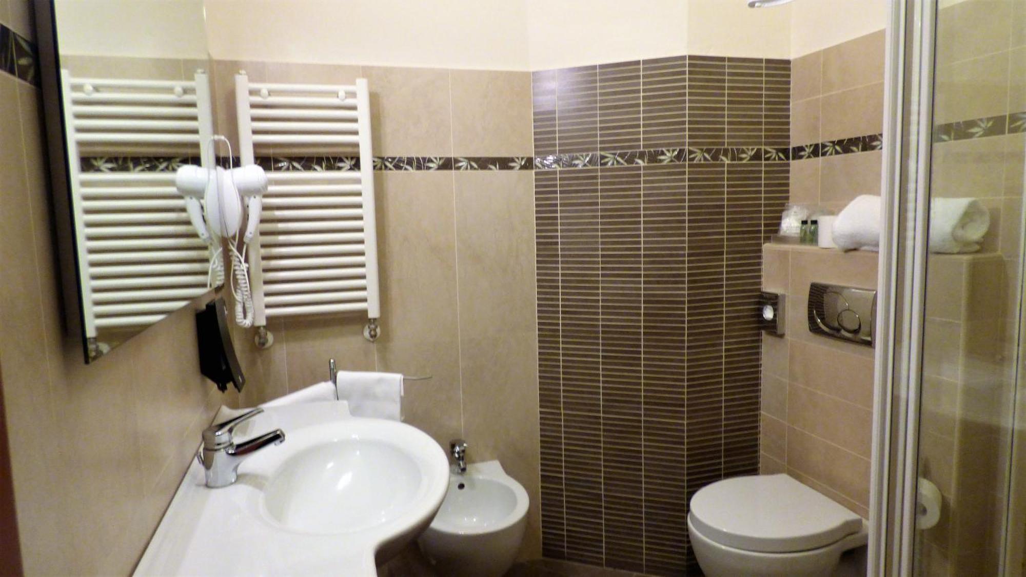 Single Room,1613413306:JPEG