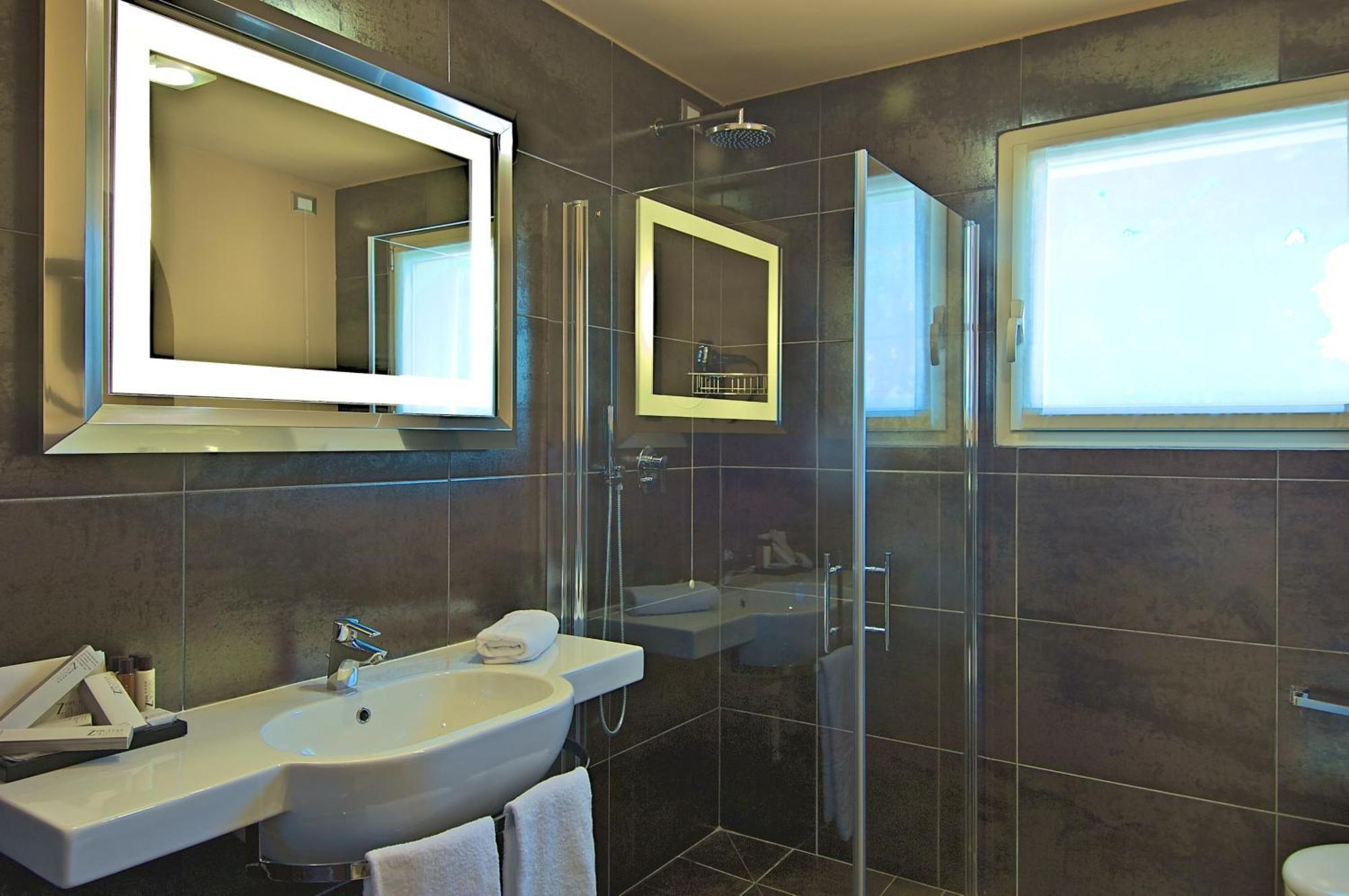 Quadruple Room,1216361485:JPEG
