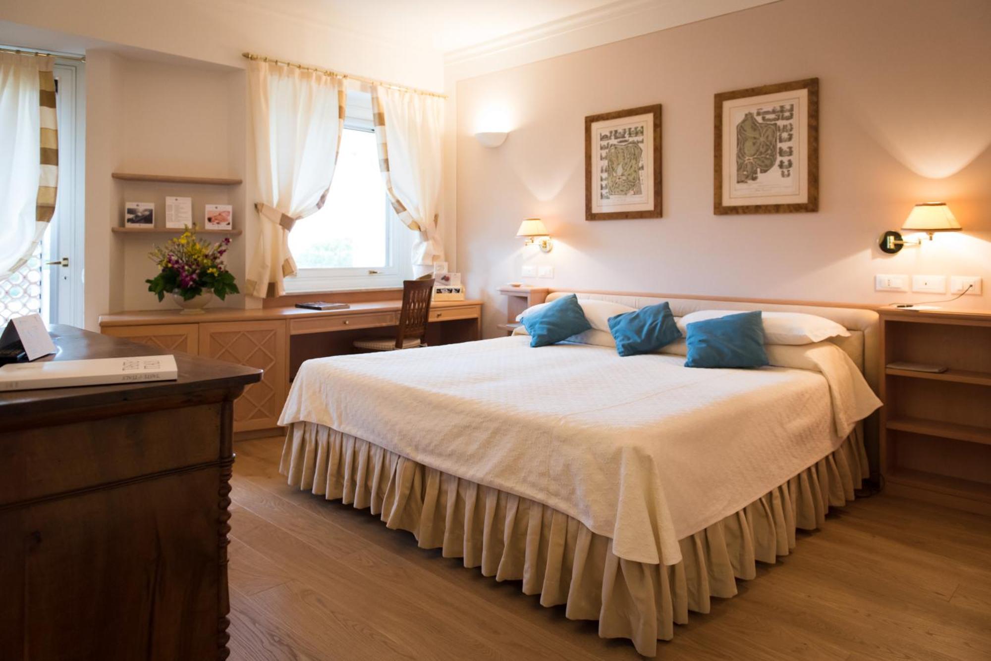 Double or Twin Room Partial Sea View
