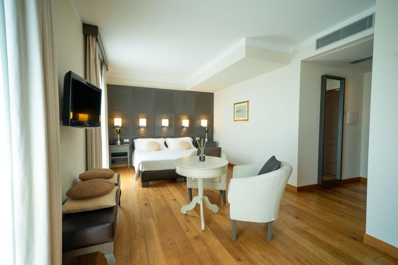 Deluxe Double Room,1538414515:JPEG