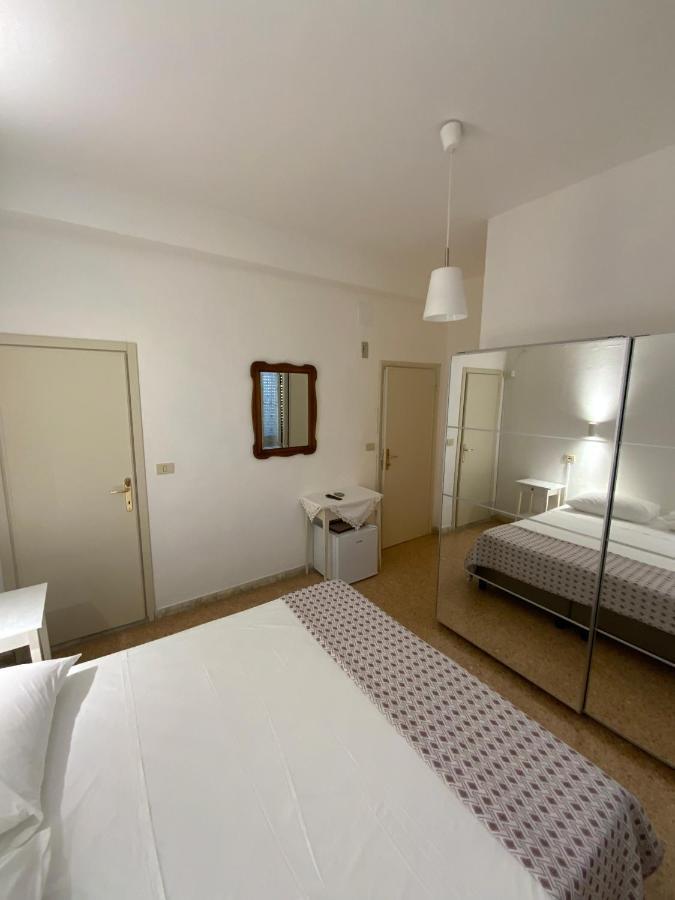 Economy Double Room,1270296214:JPEG