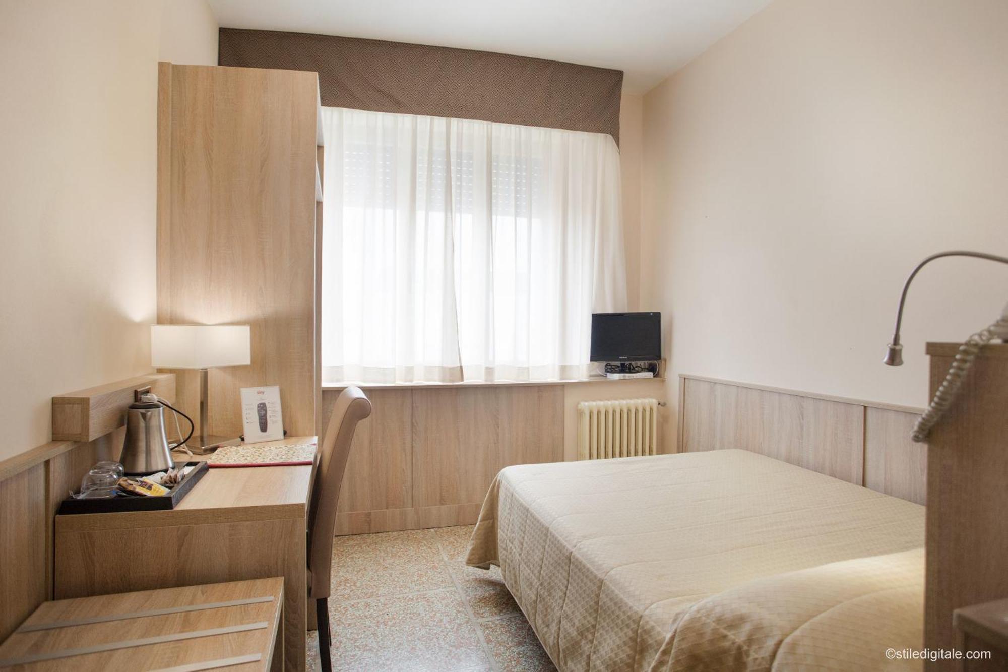 Single Room,1706779822:JPEG