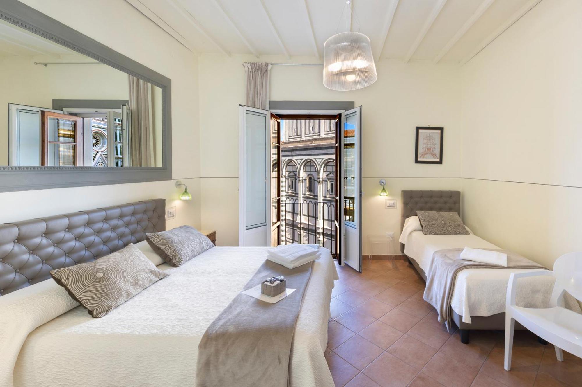 Chambre Triple - Vue sur Duomo