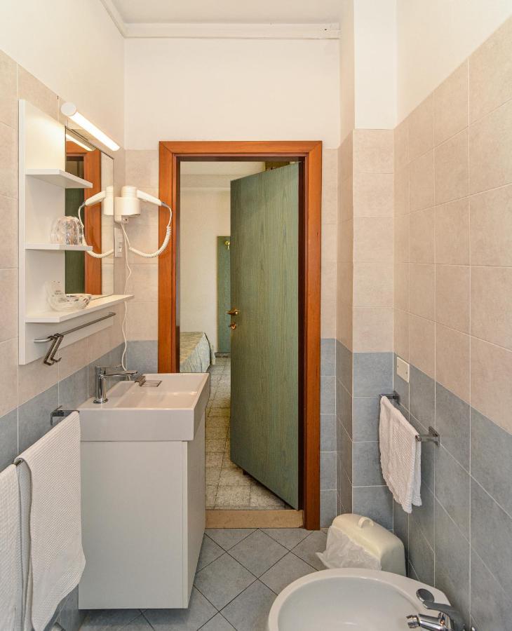 Double or Twin Room Side Sea View