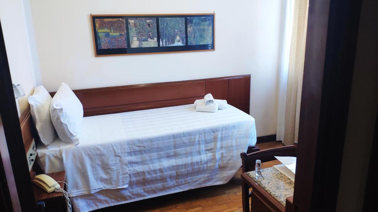 Single Room,1352755750:JPEG