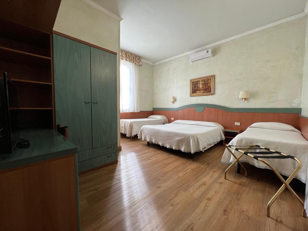 Quadruple Room,1364117615:JPEG