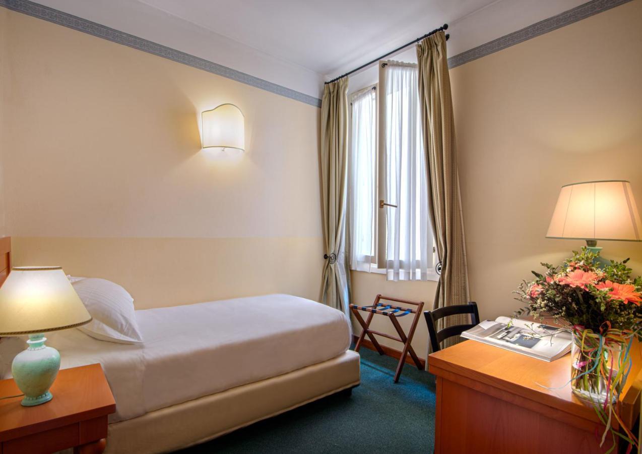 Single Room,1398393236:JPEG