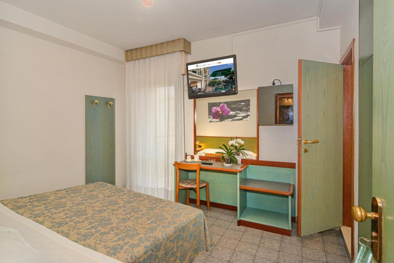 Double or Twin Room Side Sea View