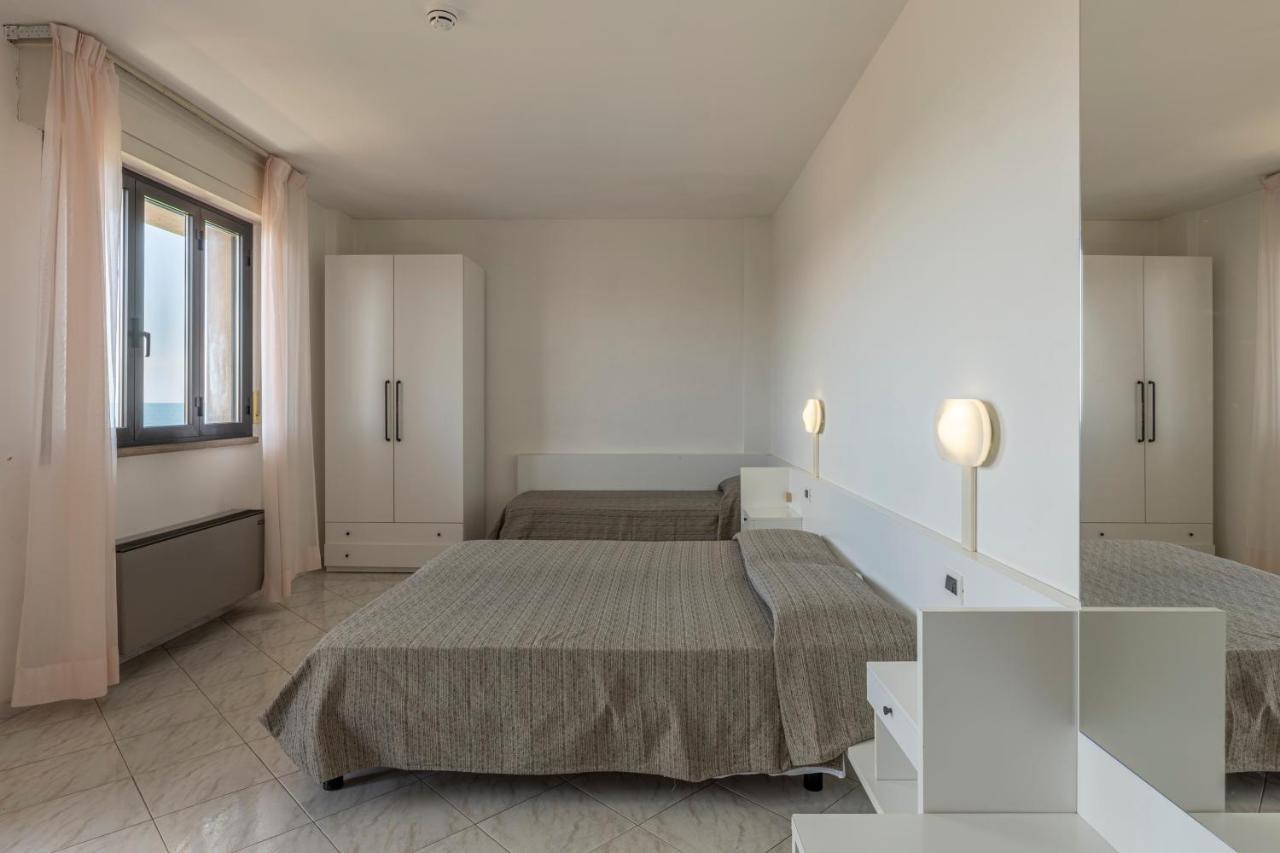 Standard Triple Room with Sea View,1466099711:JPEG