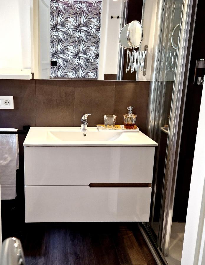 Double or Twin Room Private Bathroom