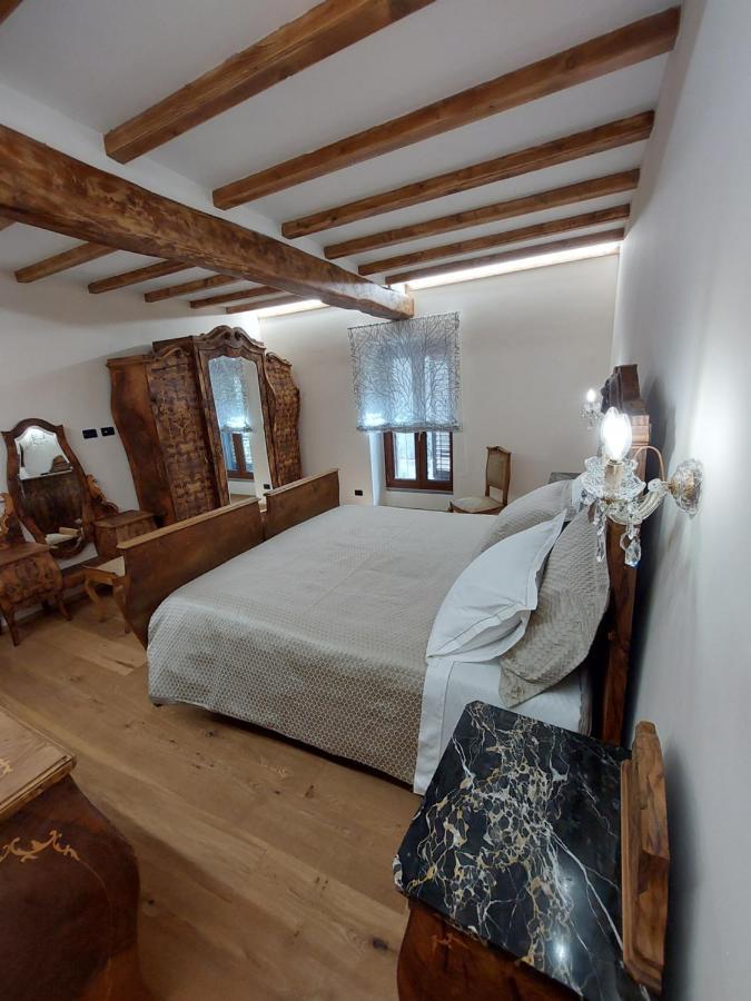Double or Twin Room Private External Bathroom