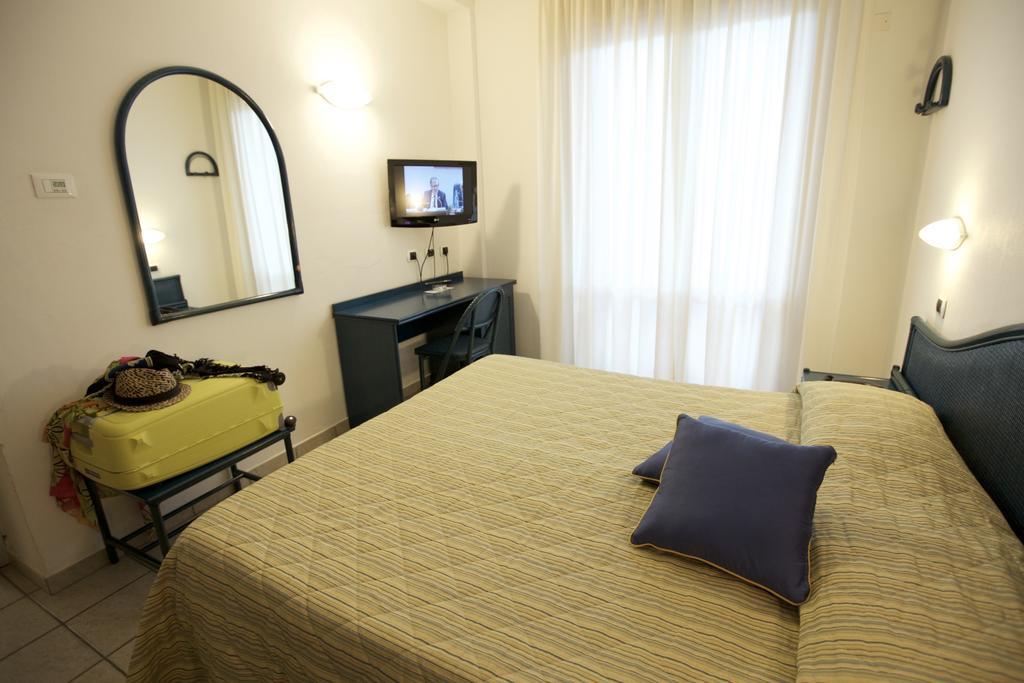 Standard Double Room,147760112:JPEG