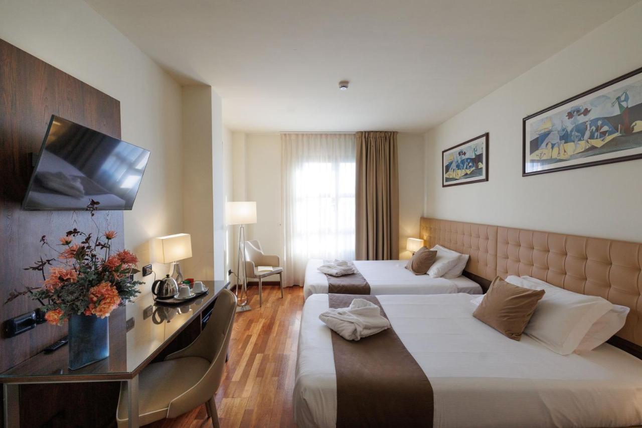 Superior Double or Twin Room,1498621894:JPEG