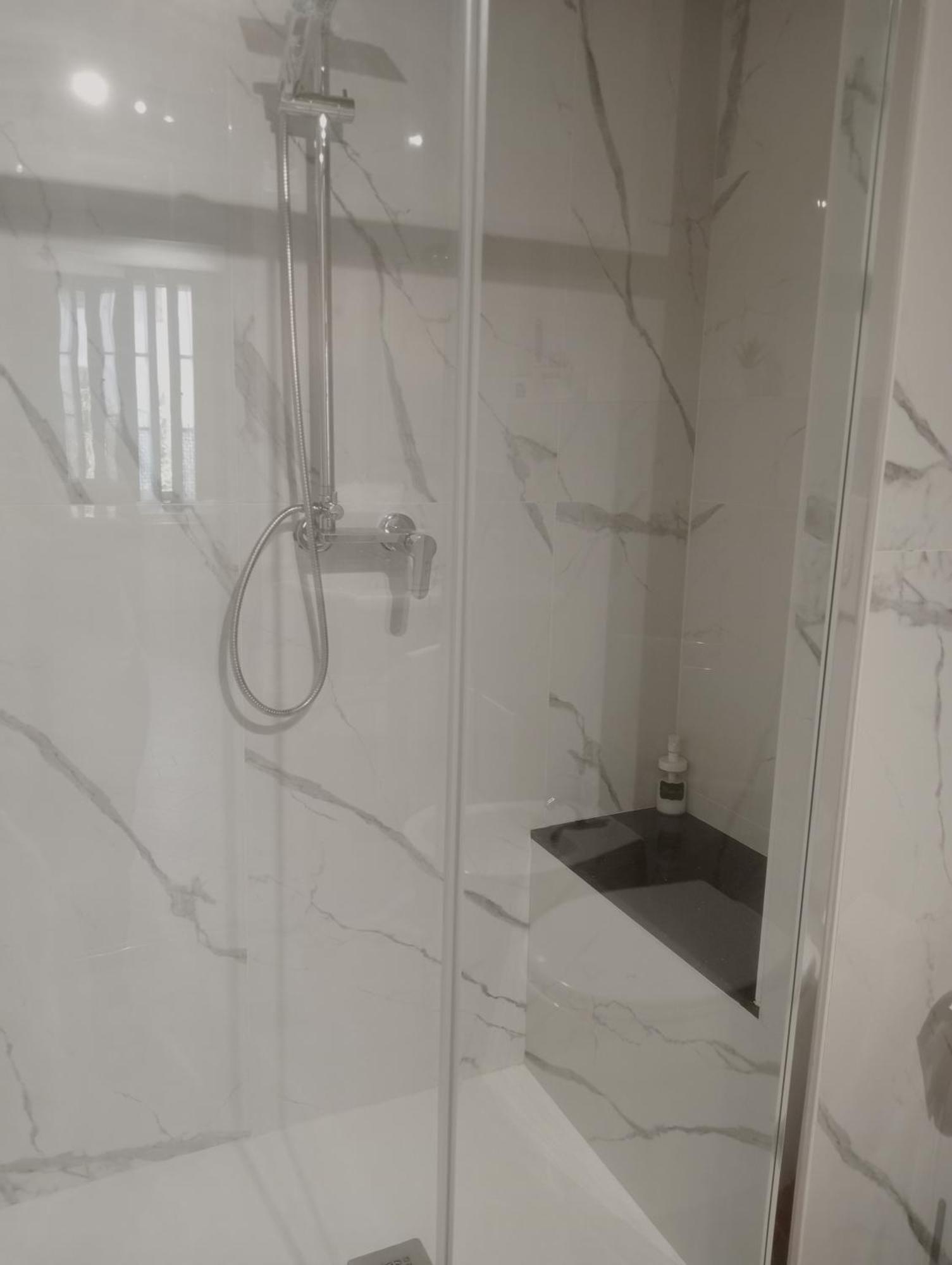 Single Room Private Bathroom,1525605994:JPEG