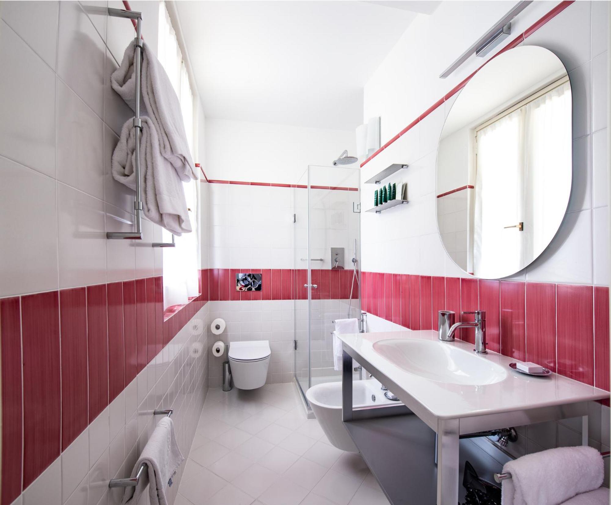 Deluxe Double Room Balcony,1536921016:JPEG