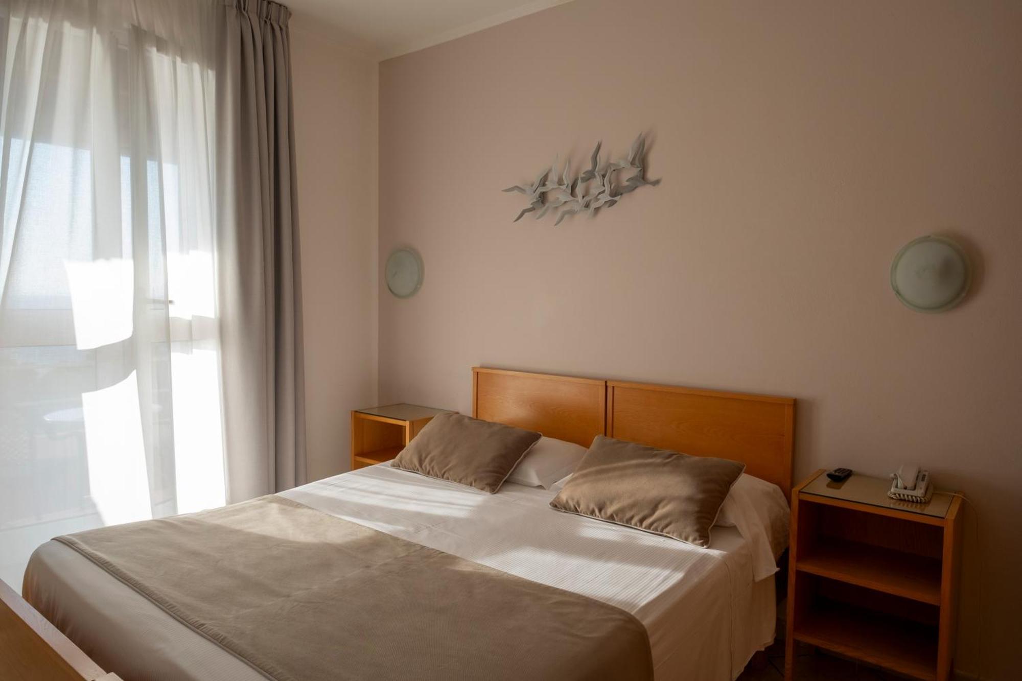 Double Room with Terrace and Sea View,1539355639:JPEG