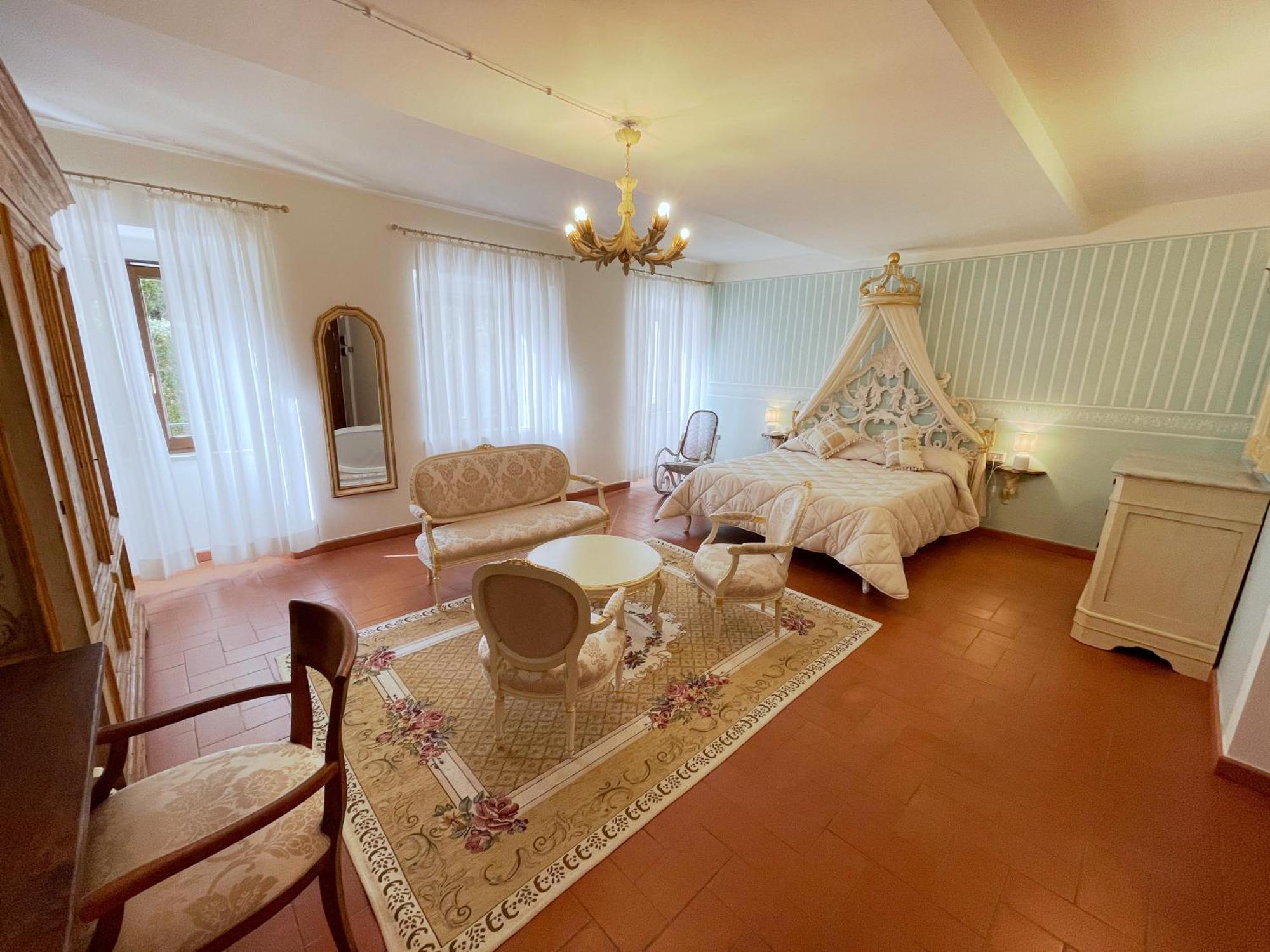Queen Room