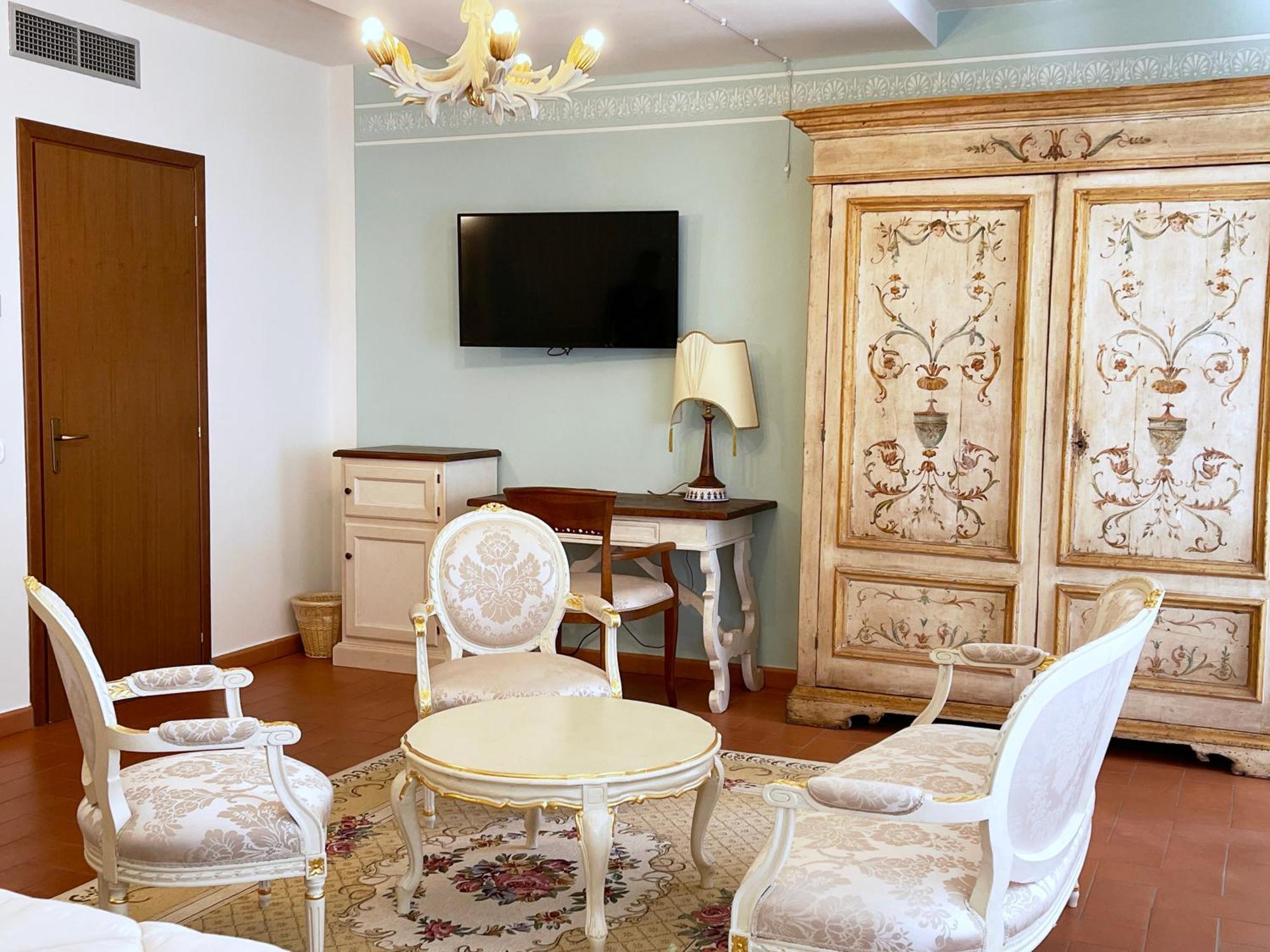 Queen Room