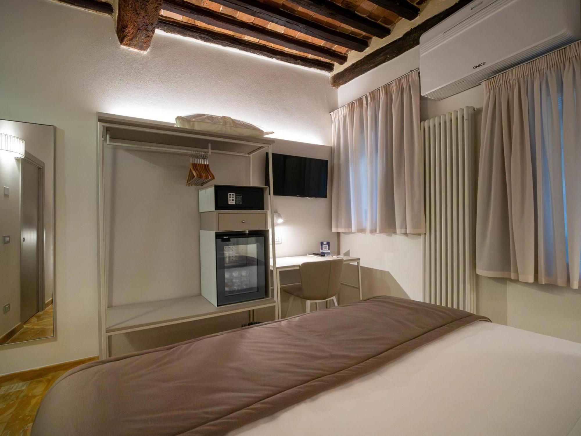 Budget Double or Twin Room,1550084671:JPEG