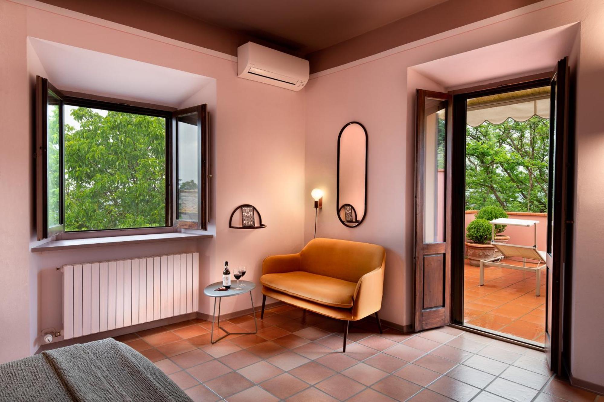 Deluxe Double Room Balcony,1550095603:JPEG