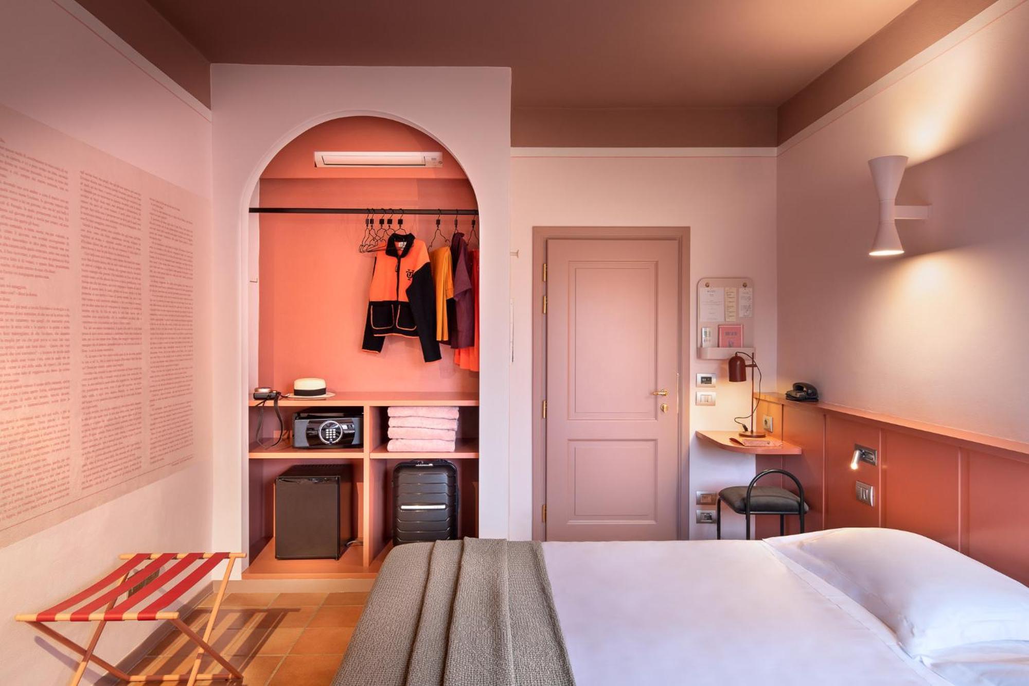 Double Room,1550095927:JPEG