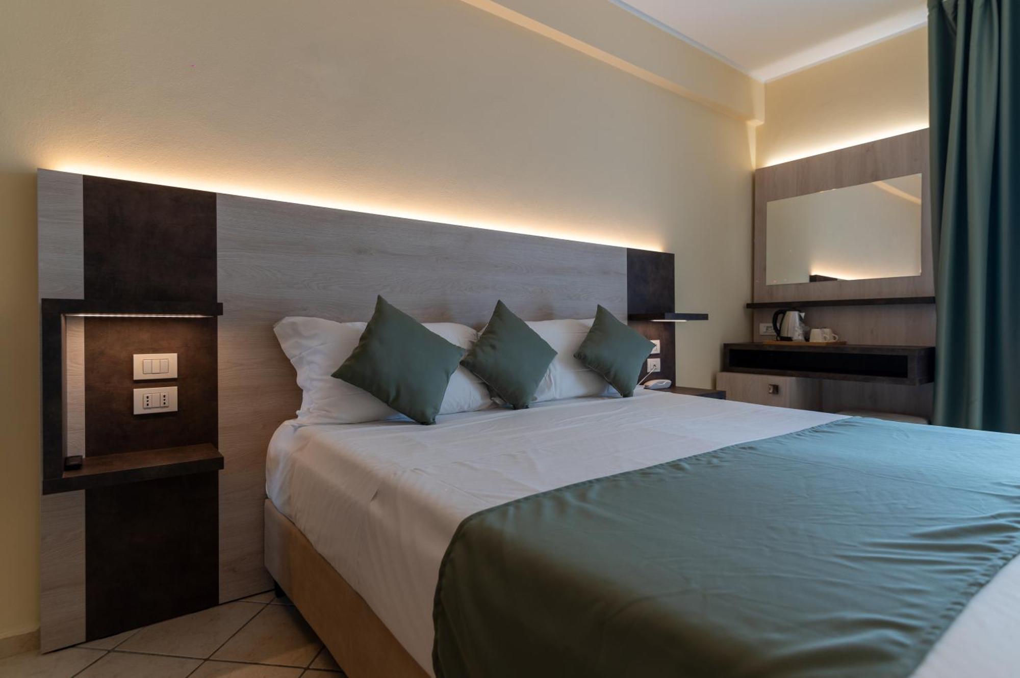 Superior Double or Twin Room Garden View