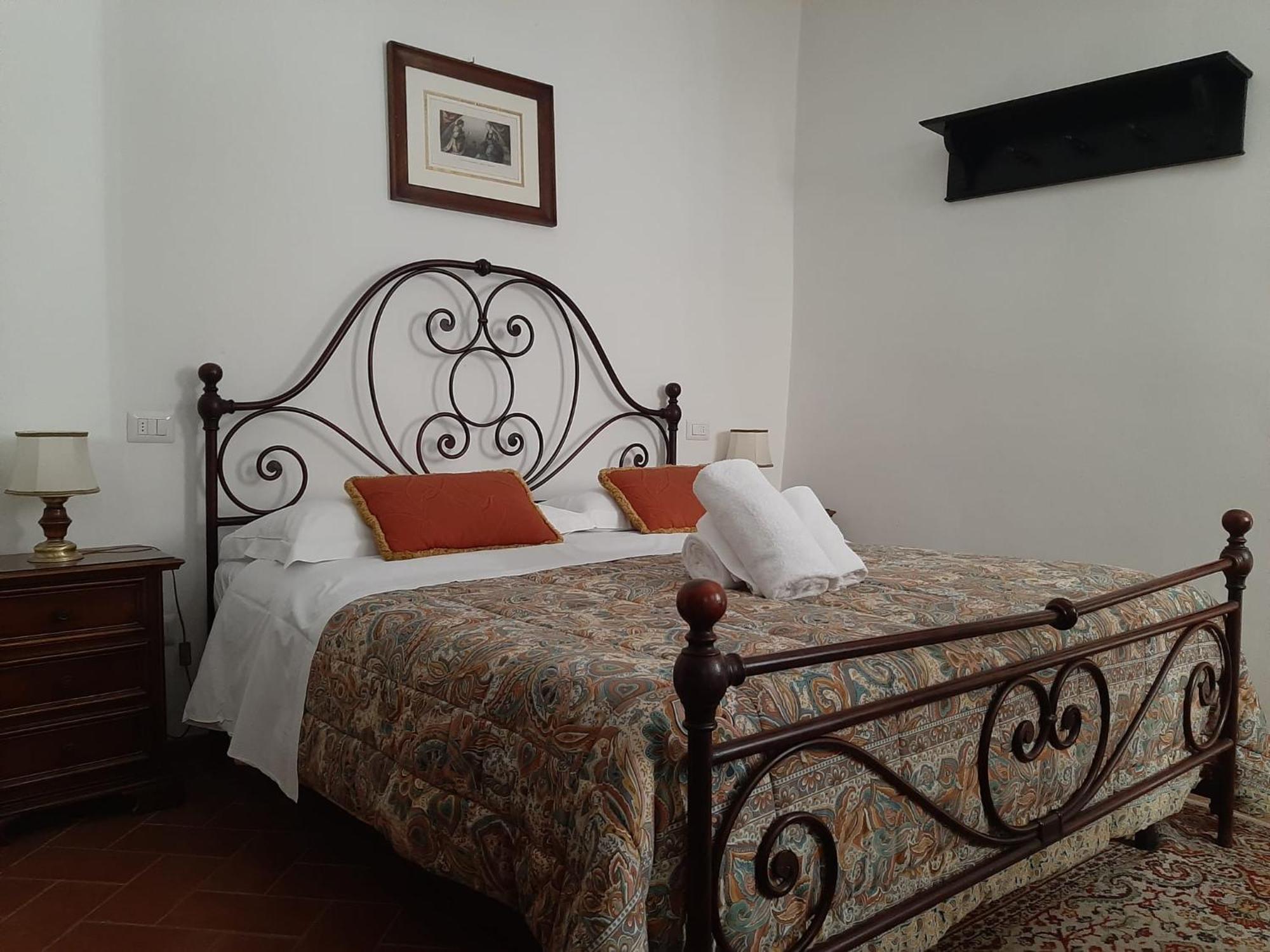 Triple Room Bathroom,1557653770:JPEG