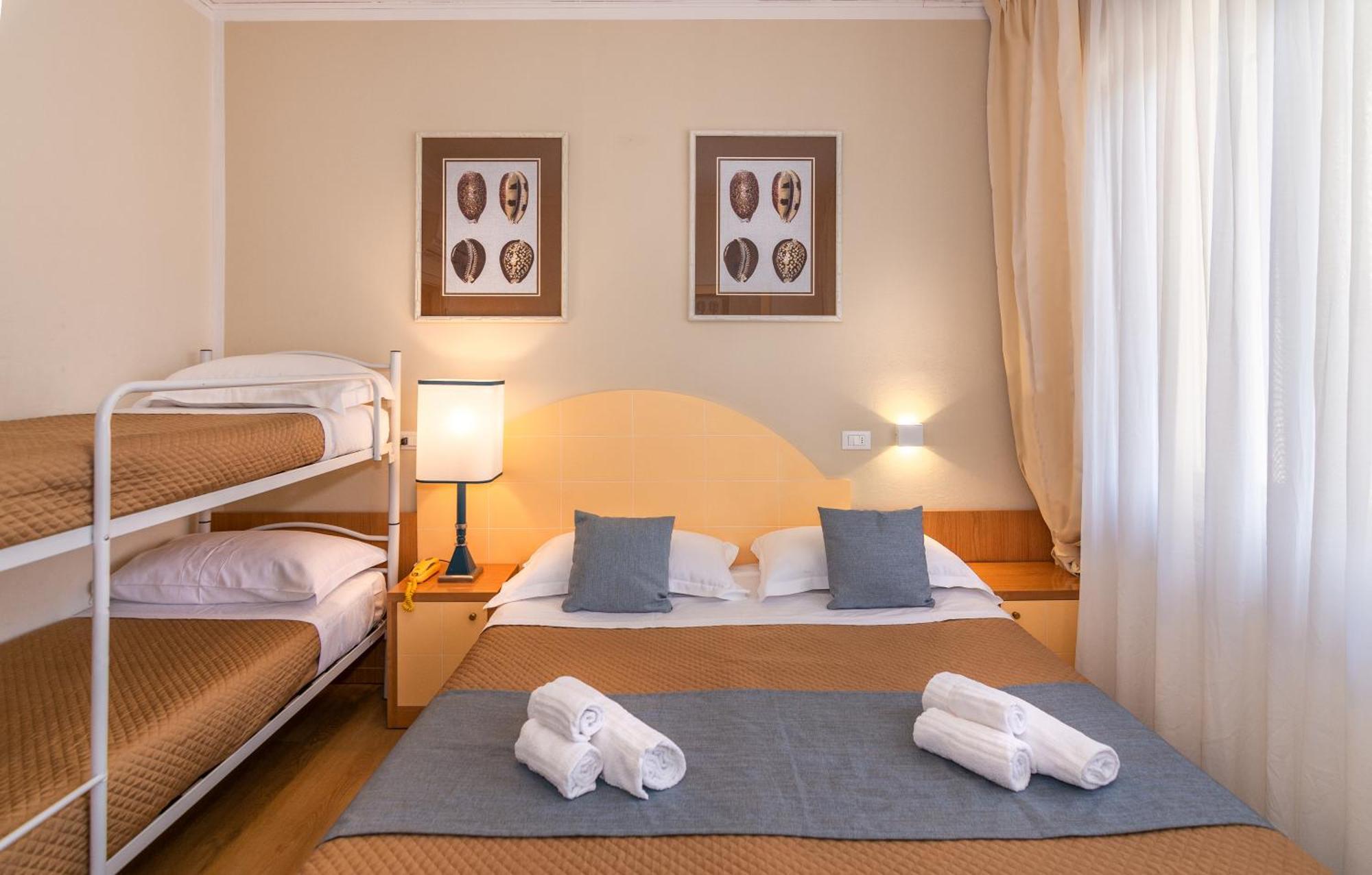 Standard Quadruple Room,1559005255:JPEG